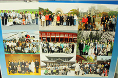 アジア諸国の留学生たちと一緒の記念写真